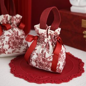 10/30/50Wedding Candy Box Sugar Bag with Handles Party Favors Packaging Supplies Wholesale Gift Bags for Christmas Halloween ﻿