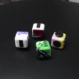 WEIHUIMEI Fidget Cube บรรเทาความเครียดของเล่น Cube ของเล่นป้องกันความเครียดแบบพกพาบรรเทาความวิตกกังวล