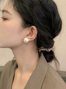 Elegant S925 Silver Needle French Style Enamel Ball Earrings Womens Gentle New Model Ear Jewelry Fashionable Sensation