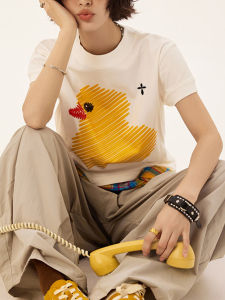 Vintage Duck Print Stylish T-Shirt