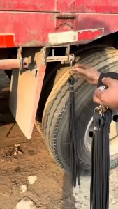 แถบยางสำหรับทำความสะอาดยางรถบรรทุกขนาด 80 ซม. ใช้เพื่อขจัดโคลนและสิ่งสกปรกออกจากผิวยาง