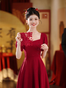ชุดแต่งงานสีแดง ชุดราตรียาวปานกลาง แขนกุด เอวกลาง กระโปรงทรงเอ ชุดราตรีผู้หญิง ชุดทำงาน ชุดงานแต่งงาน