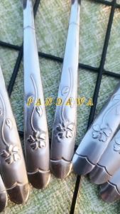 Set Makanan Motif Bunga: Sendok & Garpu Stainless Steel Tebal