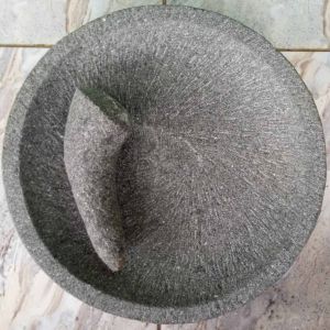 cobek batu asli manual pahat 30 cm free ulekan