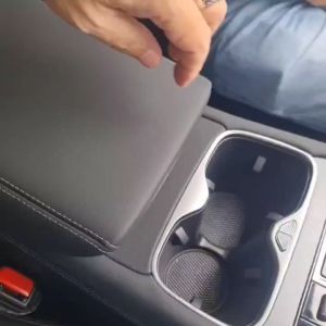【B343】Kotak Penyimpanan Konsol Tengah BYD Sealion 7 Armrest Storage Box Silicon Charging Pad Center Console Storage Tray