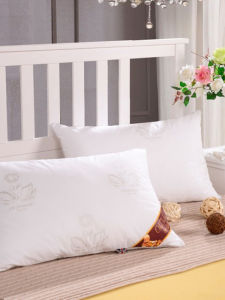 Old Tailor Neck Support Pillow Soft Small Swan Two-In-One Pillow Sleeping Aid Comforter Rectangular Shape Antibacterial Polyester Fiber