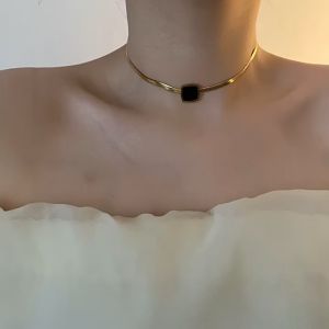 KALUNG CLOVER MATA HITAM ANTI KARAT DAN LUNTUR FASHION KOREAN