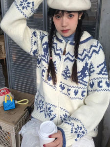 Nordic Retro Christmas Tree Knitted Loose Womens Sweater Winter New Design Lazy Outerwear Top Trendy Half High Collar Zipper