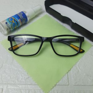 Kacamata Minus Photocromic Persegi Panjang Engsel Peer Frame Plastik L 13.5cm T 3.5cm - 4007