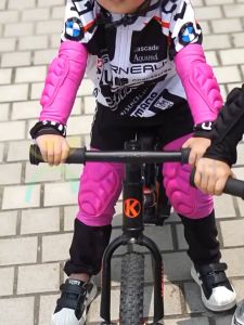 สนับเข่าเด็ก สนับเข่า สนับศอก รุ่นยืดหยุ่นสูง สวมใส่สบาย ระบายอากาศได้ดี ส่งจากไทย