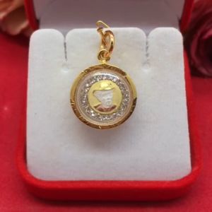 จี้ทองรัชกาลที่ ๕ ล้อมเพชร องค์สามกษัตริย์ ขนาด 1.7x1.7cm ค้าขายร่ำรวย ชีวิตรุ่งเรือง มีโชคลาภด้วย งานสวยพร้อมบูชา