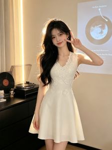 CHANGTONG | Đầm A-Line Dáng Ôm Cổ V Phong Cách Pháp