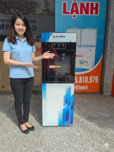 Cây máy làm nóng và lạnh 2 vòi có kèm tủ lạnh mini hiệu ALASKA R-10C mới thanh lý tồn kho.