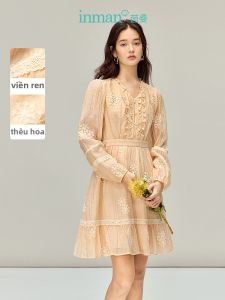 INMAN | Đầm Dài Tay Cổ V Ruffle eo Thêu Ren