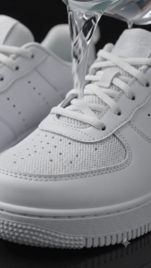 Xịt Chống Nước Giày 300ml Công Nghệ Nano Chống Bám Bẩn Dầu Mỡ Dùng Cho Sneaker Giày Trắng Da Lộn Canvas