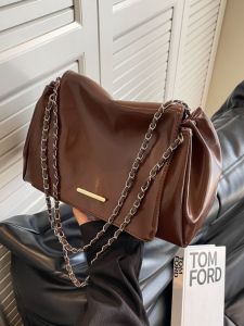 กระเป๋าถือทรงสี่เหลี่ยมกลวงแบบสะพายข้างทรงสี่เหลี่ยมผืนผ้าขนาดใหญ่สำหรับผู้หญิง กระเป๋าสะพายไหล่ข้างเดียวสไตล์วินเทจแบบฝรั่งเศส กระเป๋าใต้วงแขนแบบลำลอง 2023