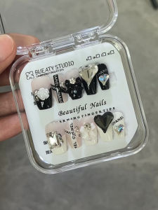 Real Shot Short Black and White Classic Style Wear Armor Detachable Nail Tip Bride Use Black Fake Nails