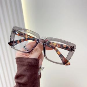 Three Pairs of Stylish and Comfortable Large-Framed Reading Glasses Blue Light Protection Suitable for Both Men and Women