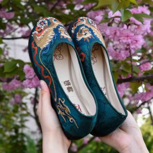 Summer New Soft Bottom Embroidered Flat Shoes Womens Cloth Shoes Thousand Layer Sole Hanwu round Head Flat Heel Traditional Chinese Dance Shoes