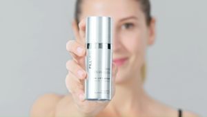 FILLMED AA-LIFT SERUM 30ml (Targeted Serum – Firmness - Drawn features lack of tonicity loss of elasticity.) - Made in France