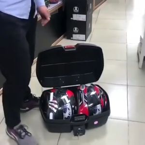 45L รถจักรยานยนต์ Tour ไฟท้ายกล่องกระเป๋าเดินทาง รบริชาการ 2คีย์ มัลติฟังก์ชั่นสกู๊ตเตอร์กระเป๋าเดินทาง สำหรับกระเป๋าเดินทาง