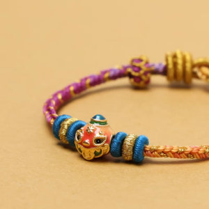 Chow Sang Sang 周生生 999 24K Gold Cultural Blessing Auspicious Myth Money-Swallowing Beast Charm Embroidered Bracelet for Women 23cm 95533B#12.12