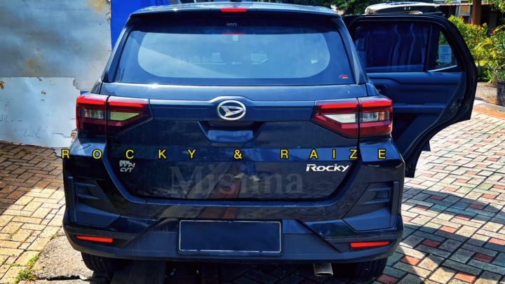 Karpet Mobil Toyota Raize Dan Daihatsu Rocky 2019 - 2024 Karpet 5D New Model