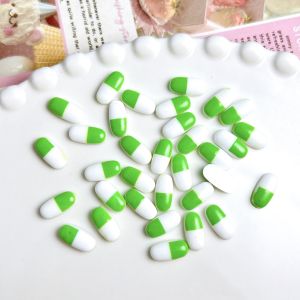 30PCS นวัตกรรมจําลอง Luminous แคปซูลตกแต่งเล็บน่ารักสีสัน Pill เรซิ่นเล็บ Charms สําหรับ DIY เล็บอะไหล่