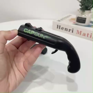 ที่เปิดขวด CAP GUN ใช้เปิดขวดน้ำดื่มทั่วไปที่เป็นฝาจีบ ฝาขวดน้ำอัดลม (สีดำ) ที่เปิดขวดแสนสนุก ทิ้งลงถังขยะได้เลยไม่ต้องเดิน พร้อมส่งจากไทย!1