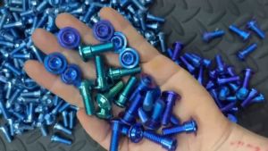 1 con Ốc đĩa có gờ 8li23 Titan Gr5 cho xe Honda Winner Ex150 Wave Sonic