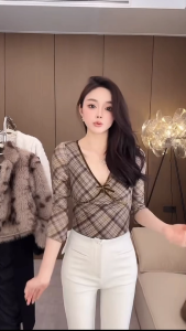 เสื้อครอปแขนยาว ลายสก็อต เซ็กซี่ คอวี ผ้าตาข่าย ซับใน สีน้ำตาล สไตล์ Y2K #2495