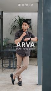 Coop Design - Arva Kemeja Koko Polos Basic Kerah Changi Collarless Jenna Twill Dengan Saku Lengan Pendek Pria