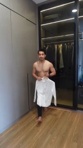 Kemeja alisan Pria Model Slim Fit Warna Hitam