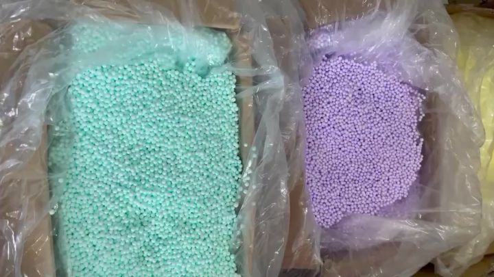 BUTIRAN GABUS 5 gram Warna Warni STEROFOM Styrofoam Sterofoam Kado Butir Putih White Remah Isi Kotak Foam Pelindung Bulat Gift Pack foam Kardus Box Paket Bubble Wrap Empuk Malang GROSIR PRAKARYA Serbuk Prakarya Kerajinan Craft Crafting Art Seni Karton