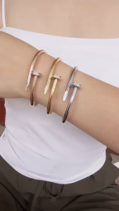 Gelang Paku Titanium Permata Anti Karat