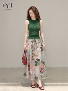 Stylish Youthful Fashionable Green Sleeveless Top and Skirt Set