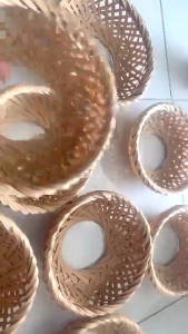 Rế tre trang trí rế cơm niêu nồi đất lót nồi tre đựng hoa quả decor