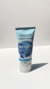 Wardah Perfect Bright Creamy Foam 100ml: Pembersih Wajah Brightening Plus untuk Semua Jenis Kulit