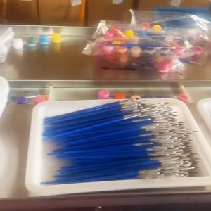 ชุดสีอะครีลิคสุดคุ้ม 6 สี 12สี พร้อมแปรงระบายสี ชุดอุปกรณ์ศิลปะ สำหรับเด็ก สีสันสดใส แห้งเร็ว