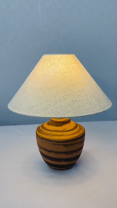 Đèn ngủ để bàn Đèn Bàn Với Thiết Kế Ấn Tượng mẫu đơn giản