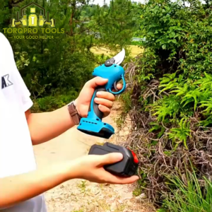 【TorqPro】กรรไกรตัดกิ่งไม้ กรรไกรตัดกิ่งไม้ไฟฟ้า กรรไกรตัดหญ้า กรรไกรตัดกิ่งสูง 2.5mด้ามจับแบบยืดหดได้ มอเตอร์ไร้แปรงถ่าน