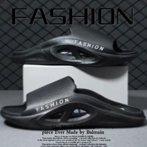 สินค้าใหม่ ส่งเร็ว รองเท้าแฟชั่น สำหรับคุณผู้ชาย ยุค พื้นนิ่ม สวมใส่สบาย ไม่เจ็บเท้า สีสันสวยถูกใจ