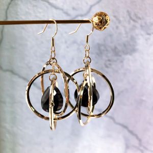 Elegant Minimalist Hoop Earrings Fashionable Oversized Personality Temperament Metal Circle Dangle Earrings for Women