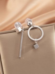 ต่างหูแบบยาวไม่สมมาตรเรขาคณิตสีเงินสไตล์เกาหลีสำหรับผู้หญิง ไม่ต้องเจาะหู เครื่องประดับแฟชั่นแบบอเนกประสงค์