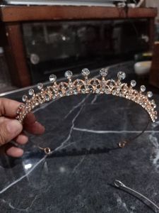 mahkota wisuda/ mahkota simpel muslimah Aksessoris wisuda warna silfer jls