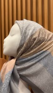 HIJAB SEGI EMPAT MOTIF VOAL PREMIUM / KERUDUNG MOTIF TERBARU