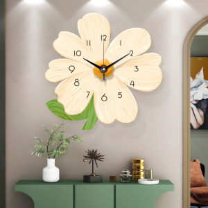 Modern Simple Creative Fashion Silent Wall Clock for Restaurant Living Room Home Use Wooden Disk Sweep Second Hand Clock