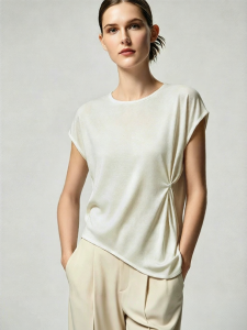AMII | Summer Commuting Round Neck Joined Sleeve Asymmetrical Forked Hem Vinegarate T-Shirt
