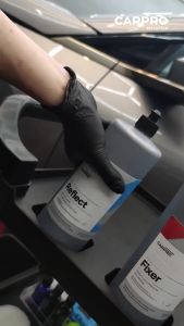 CARPRO Reflect- High Gloss Super Fine Polish Compound with Low-Dusting - Light Swirl/Scratches Removal (250ml)