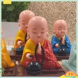 Tượng nhà sư gõ mõ gật đầu Trang trí ô tô tiểu cảnh bàn làm việc phòng khách hành lang .v.v..